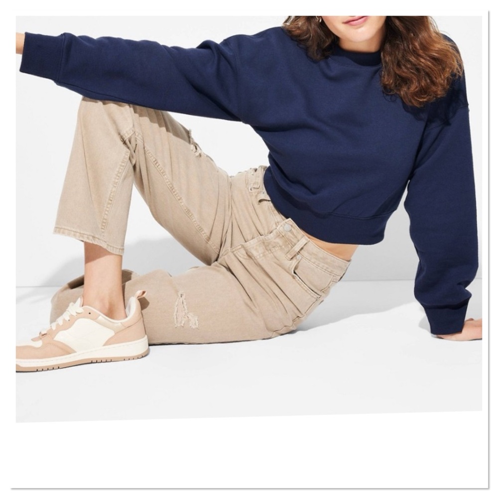 Wild Fable Women’s Cropped Navy Sweatshirt